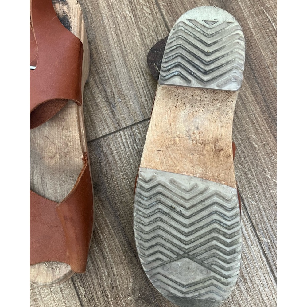 MIA Brown Leather Sandals with Buckle Wooden Clogs - Picture 5 of 7